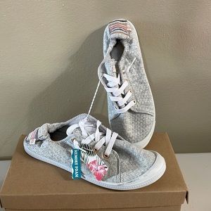 Tommy Bahama Women Sneakers Size 10